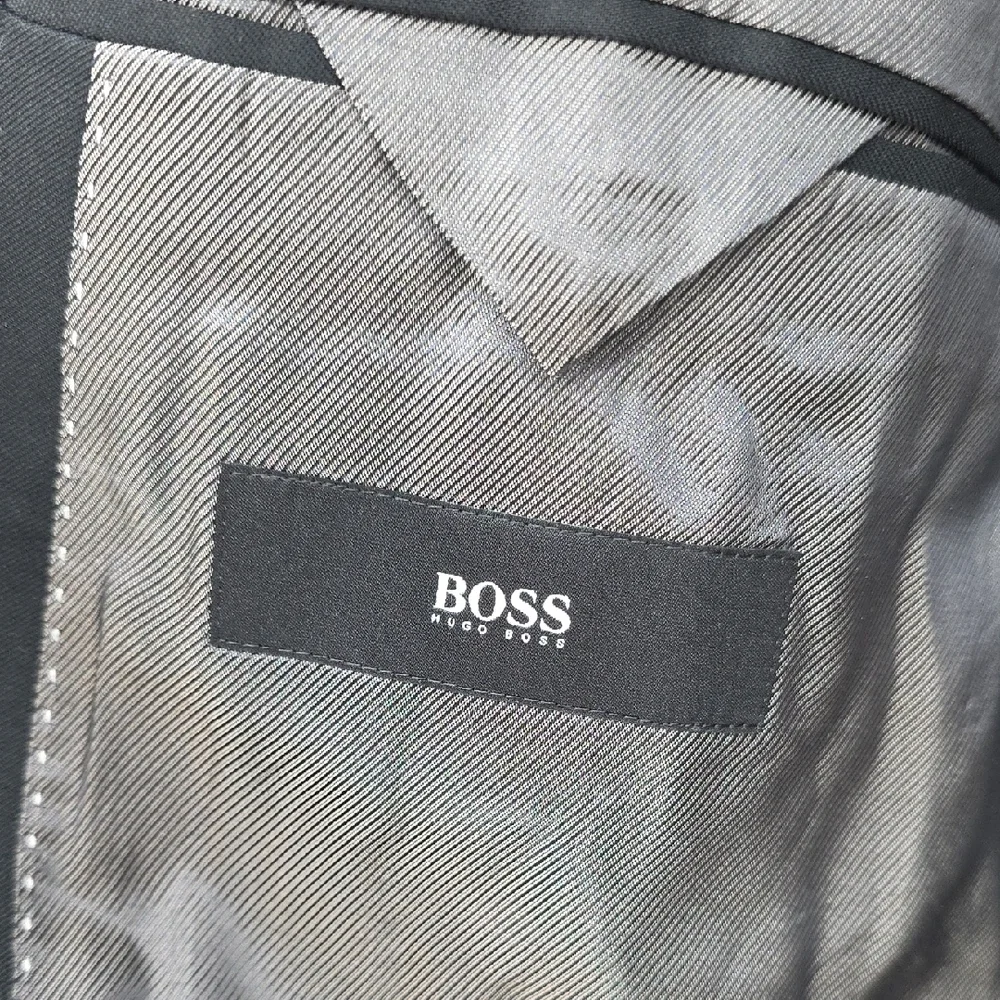 Boss Classic 2 Button Elegant Black Men's Blazer Size 44R